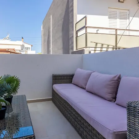 Andrews Luxury Suites Near The Airport Heraklion  Exterior photo